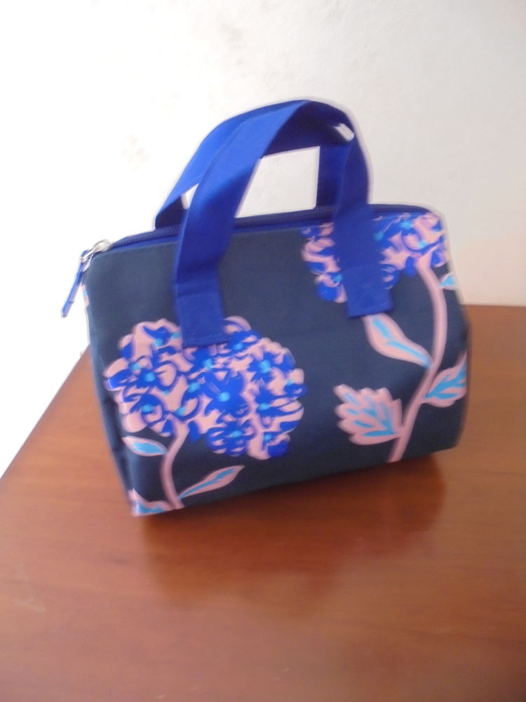 Vanity marine fleuri (95) 3 Tours (37)