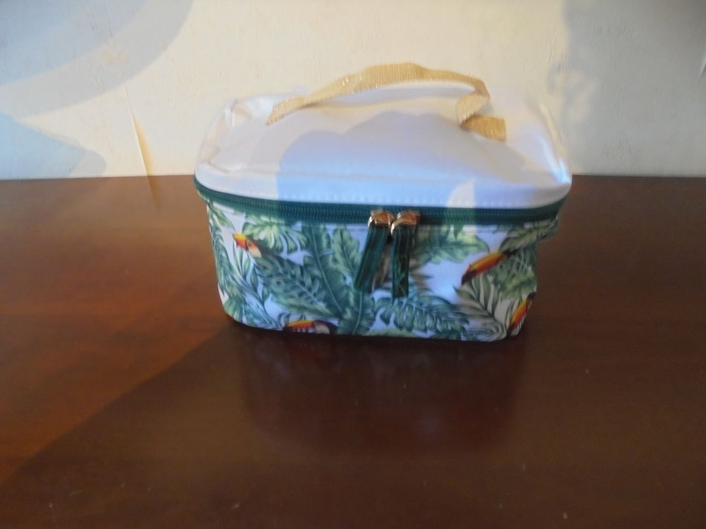 Vanity toucans (40) 3 Tours (37)