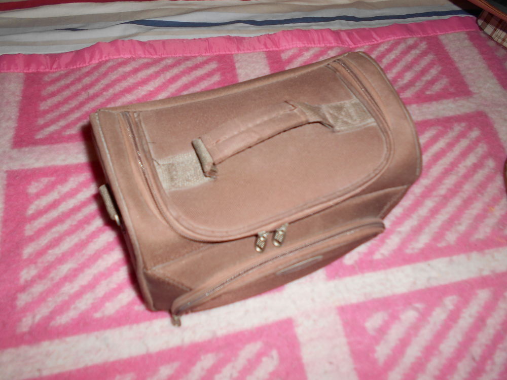 Vanity trousse de voyage 9 �chenoz-la-M�line (70)