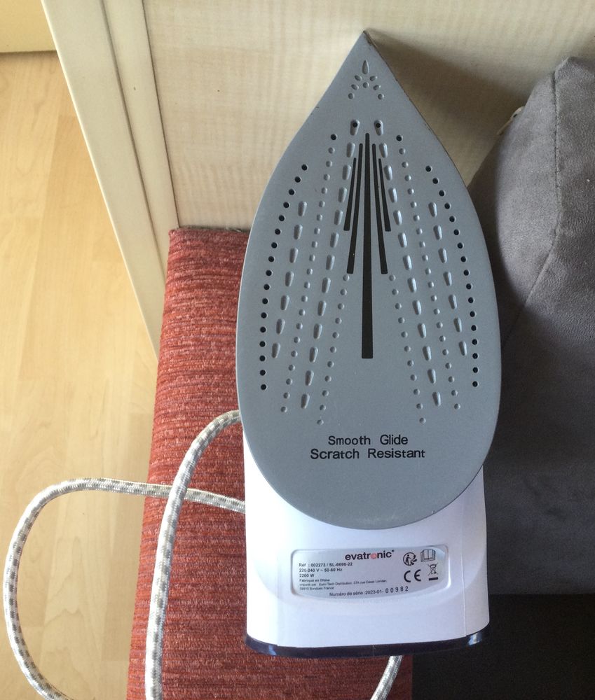 Fer � vapeur EVATRONIC neuf jamais utilis� 0 La Trinit�-Porho�t (56)