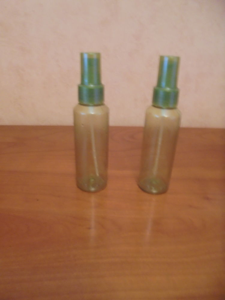 Lot de 2 vaporisateurs (75) 4 Tours (37)