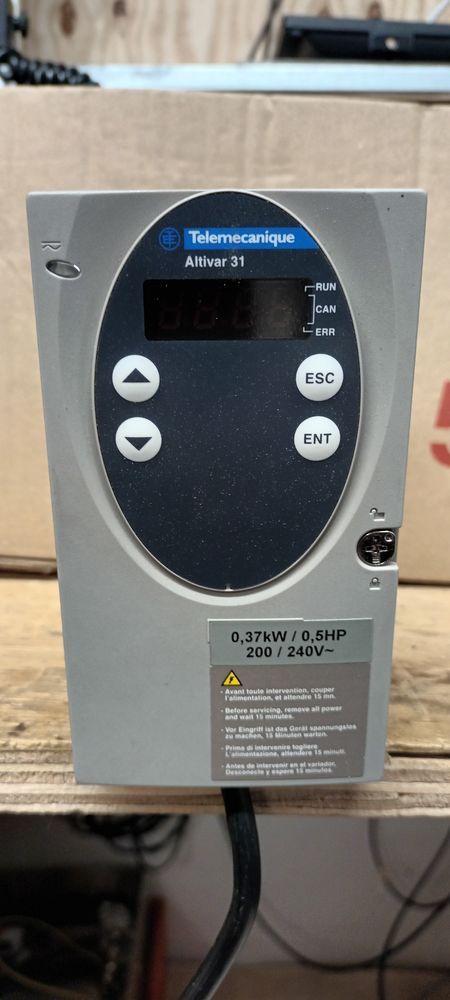  Variateur de vitesse ATV31H075M2  Schneider Electric 270 Aouste-sur-Sye (26)