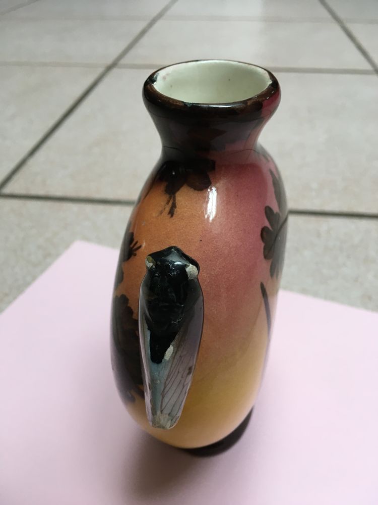 Vase amphore Saint Jean du d�sert � la cigale sign� Berty 15 V�lizy-Villacoublay (78)