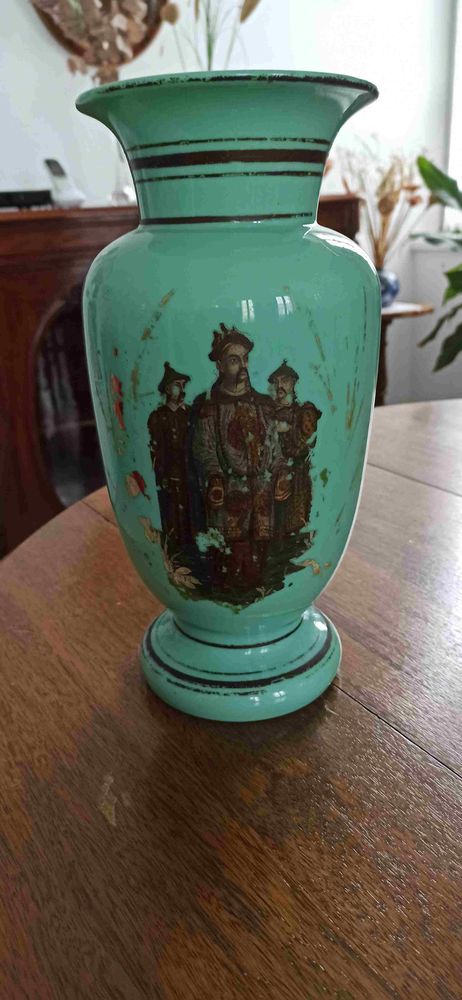Vase ancien avec peinture asiatique. 0 Lagrave (81)
