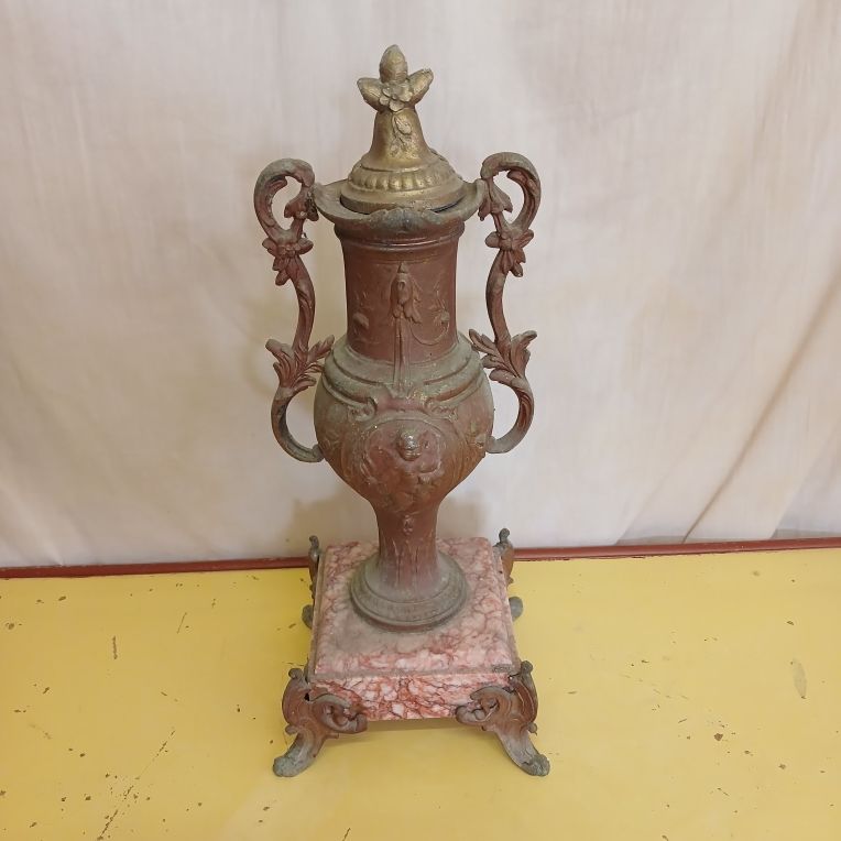 vase ancien Napol�on III en r�gule & marbre 100 Vendeuvre-du-Poitou (86)