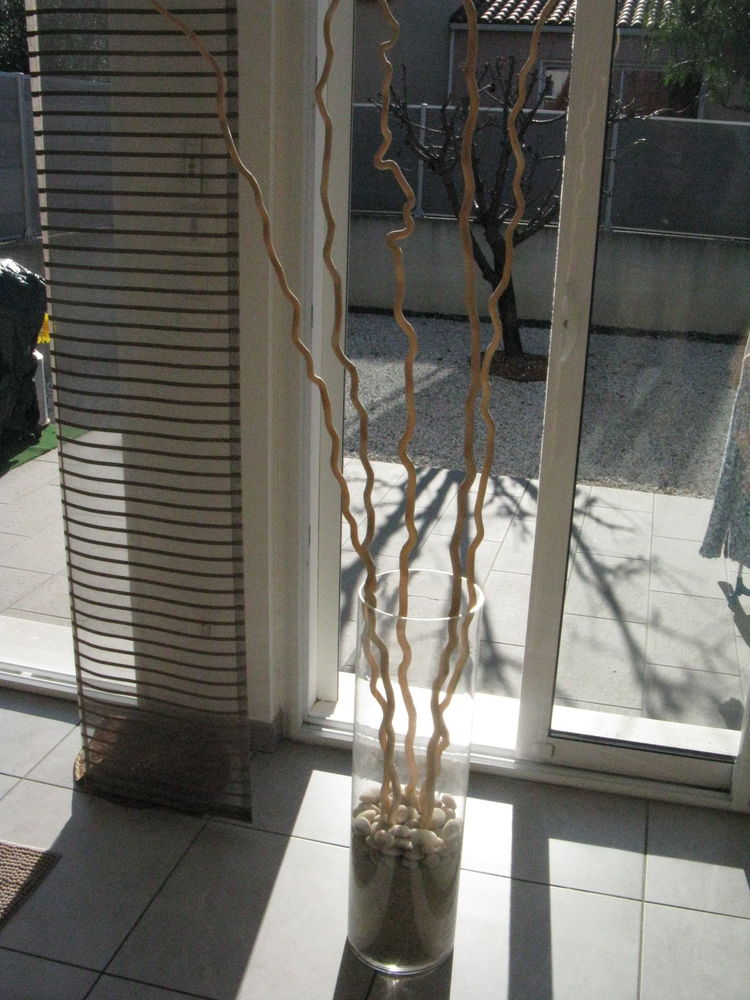 Vase avec B�tons en Bois Flott� 10 C�ret (66)