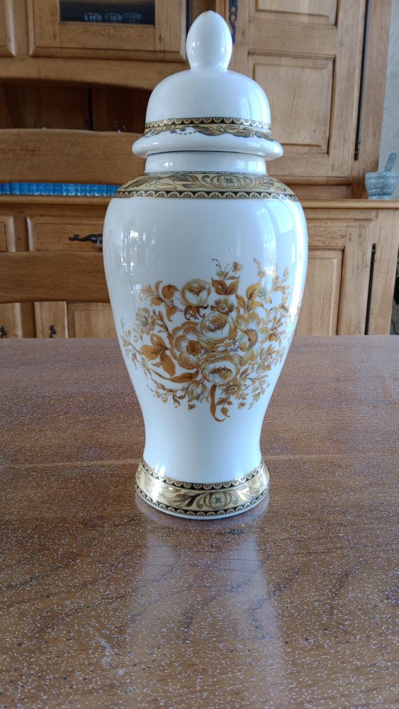 Vase avec couvercle en fa�ence 10 Montcy-Notre-Dame (08)