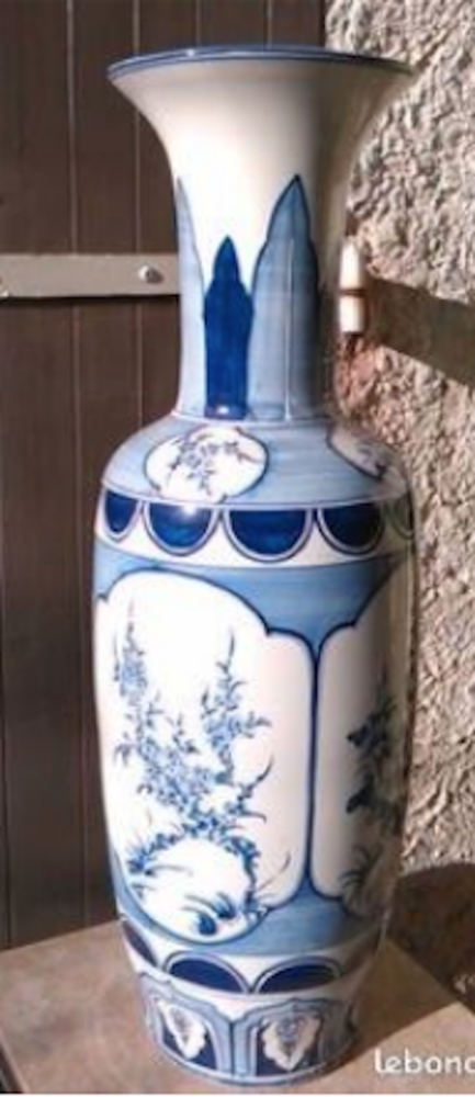 Vase bleu 84cm de haut 80 Roquefort-les-Pins (06)