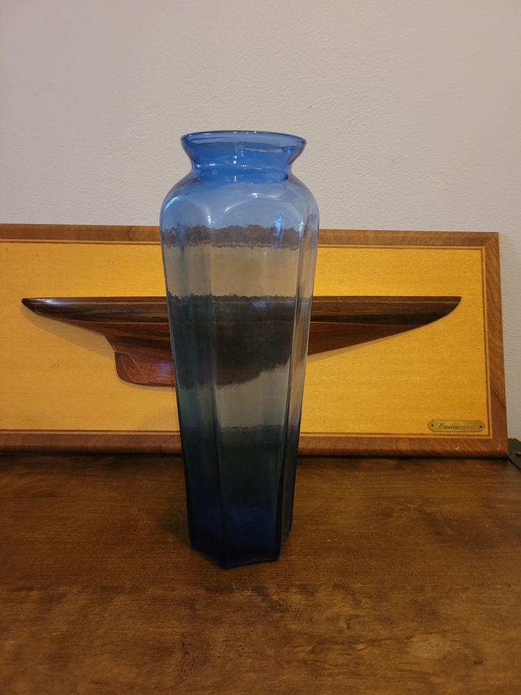 Vase bleu (verre) en tr�s bon �tat Hauteur 31cm - Col 18cm 20 Marseille 2 (13)