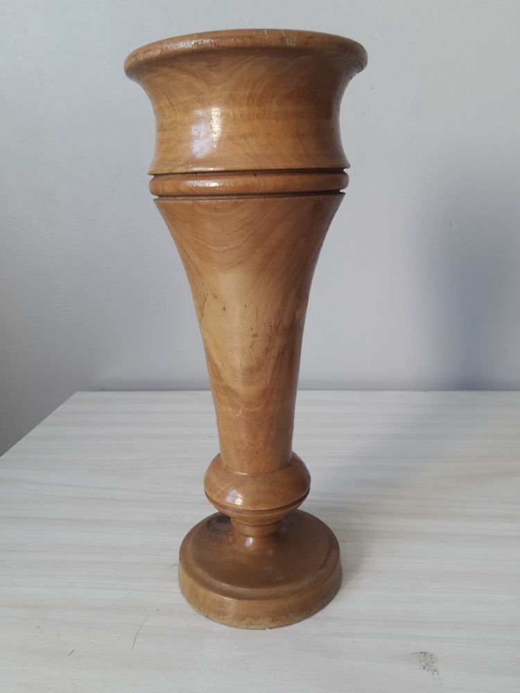 Vase en Bois d'olivier tourn� 35 Agincourt (54)