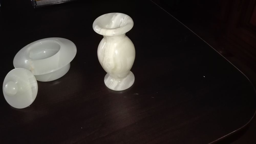 vase et bo�te en alb�tre 15 Charny (77)