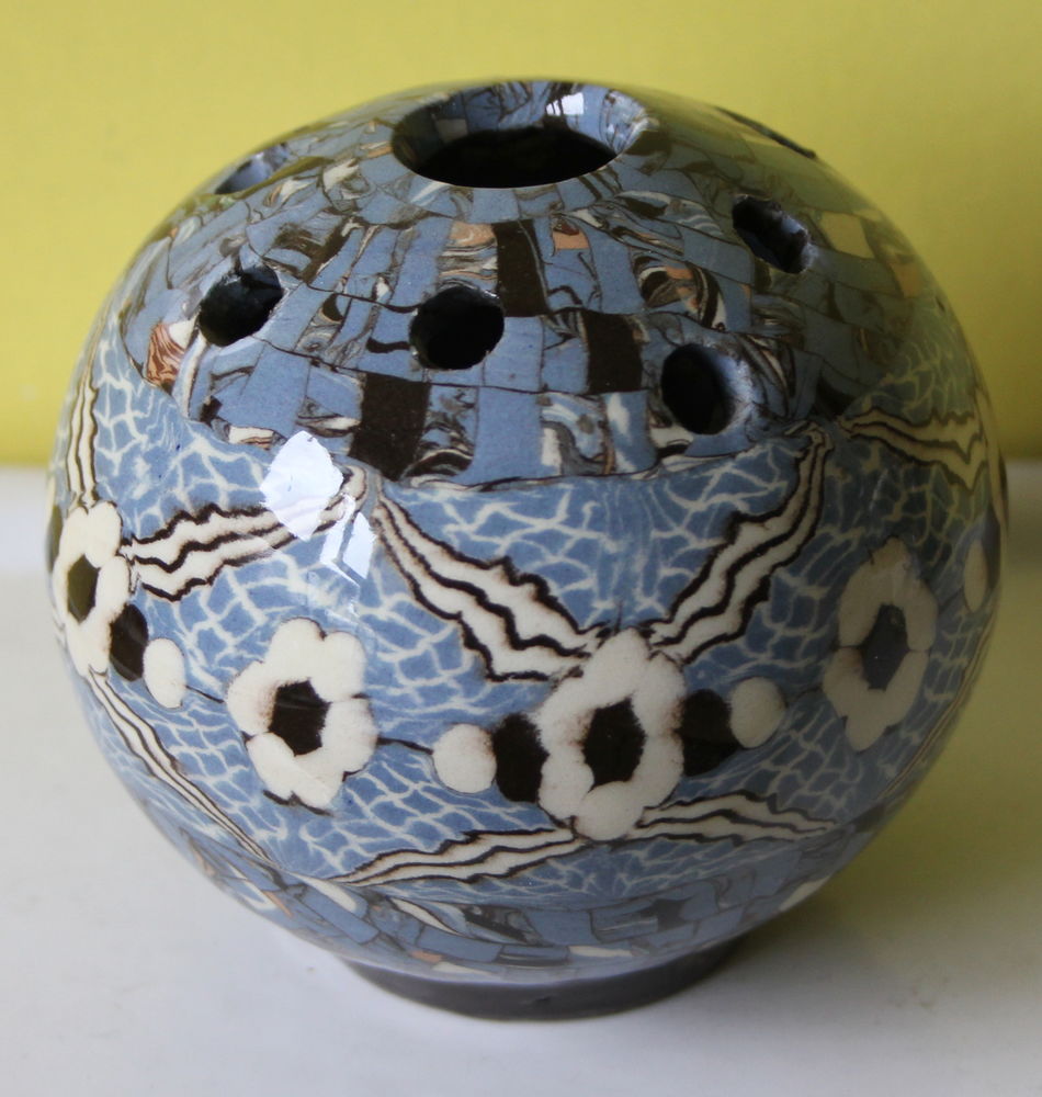 Vase boule en c�ramique m�l�e Vallauris Jean Gerbino 1876-19 170 Issy-les-Moulineaux (92)