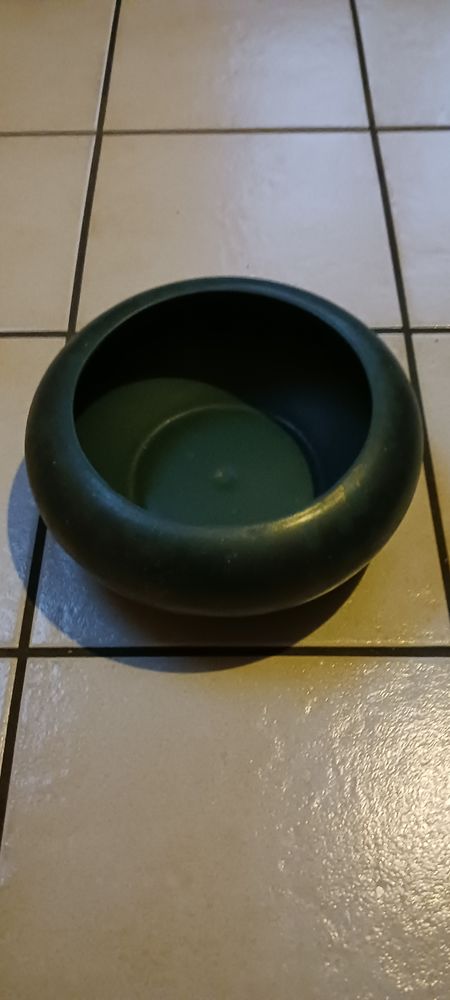 VASE CERAMIQUE DIAMETRE 19 CM . 5 Fr�vent (62)