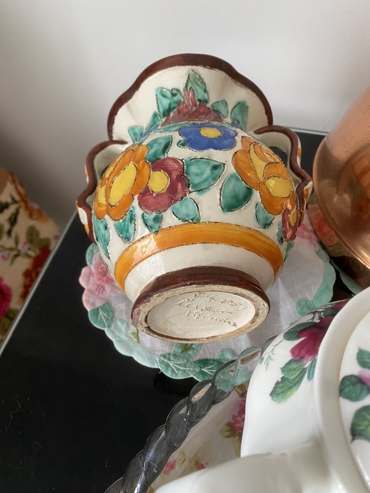 Vase en c�ramique  �fleurs�  sigl� monaco 40 Soisy-sous-Montmorency (95)