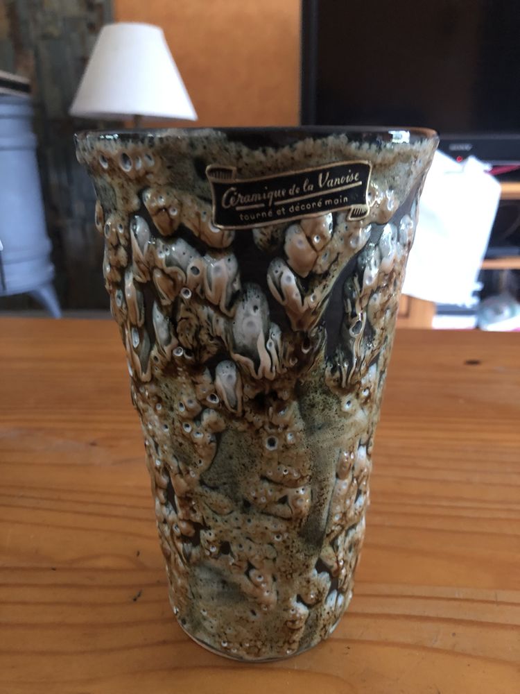 vase en c�ramique de la Vanoise 25 Grisy-Suisnes (77)