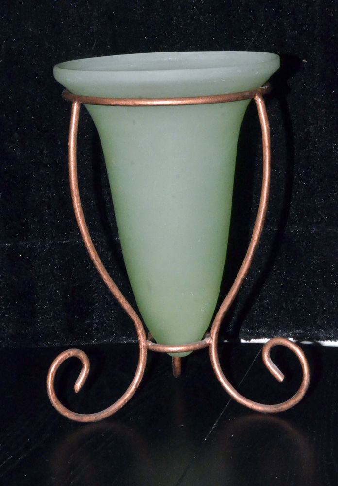 Vase conique sur pied 60 Le Plessis-Tr�vise (94)