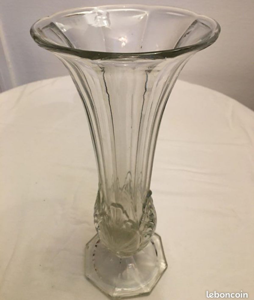 Vase art déco forme tulipe en verre vintage 35 Ermont (95)