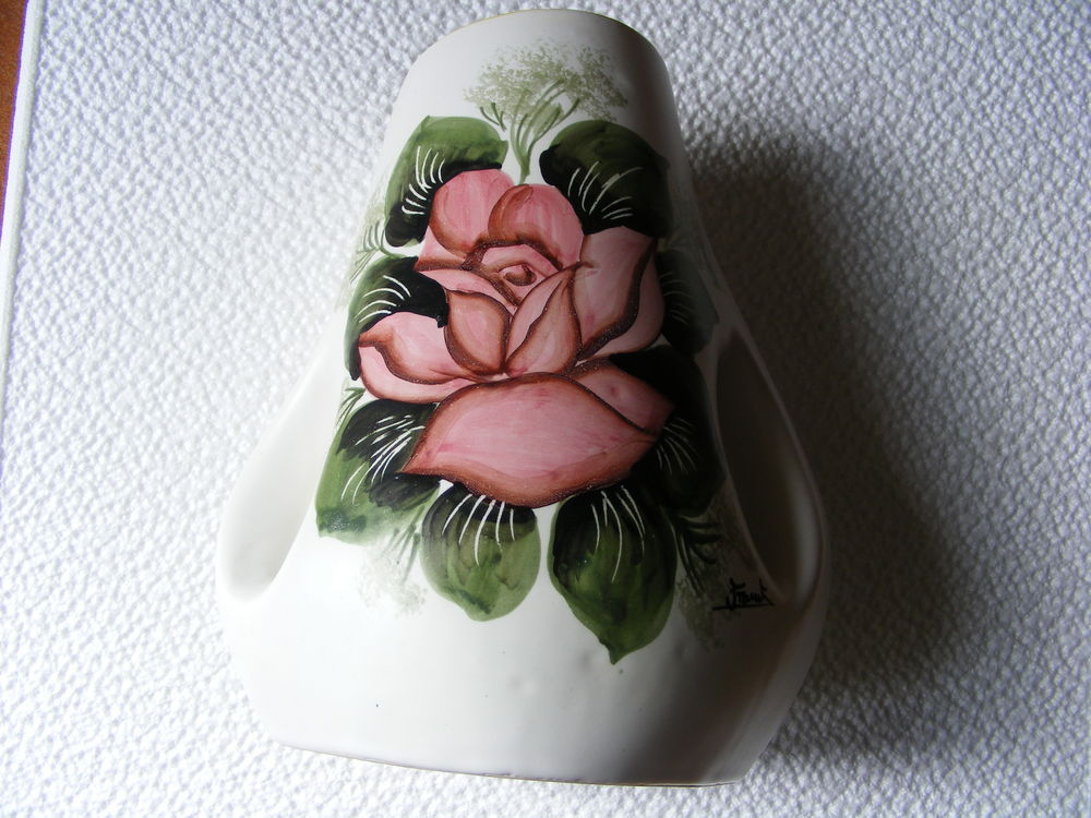 vase décoré mains de jean touret  10 Oyonnax (01)