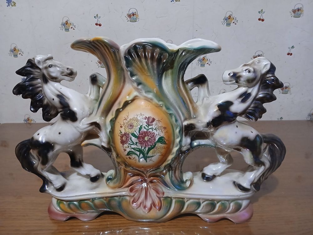 Vase deux chevaux 30 Bertaucourt-Epourdon (02)