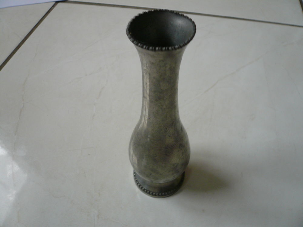 Vase en �tain 8 Franqueville-Saint-Pierre (76)