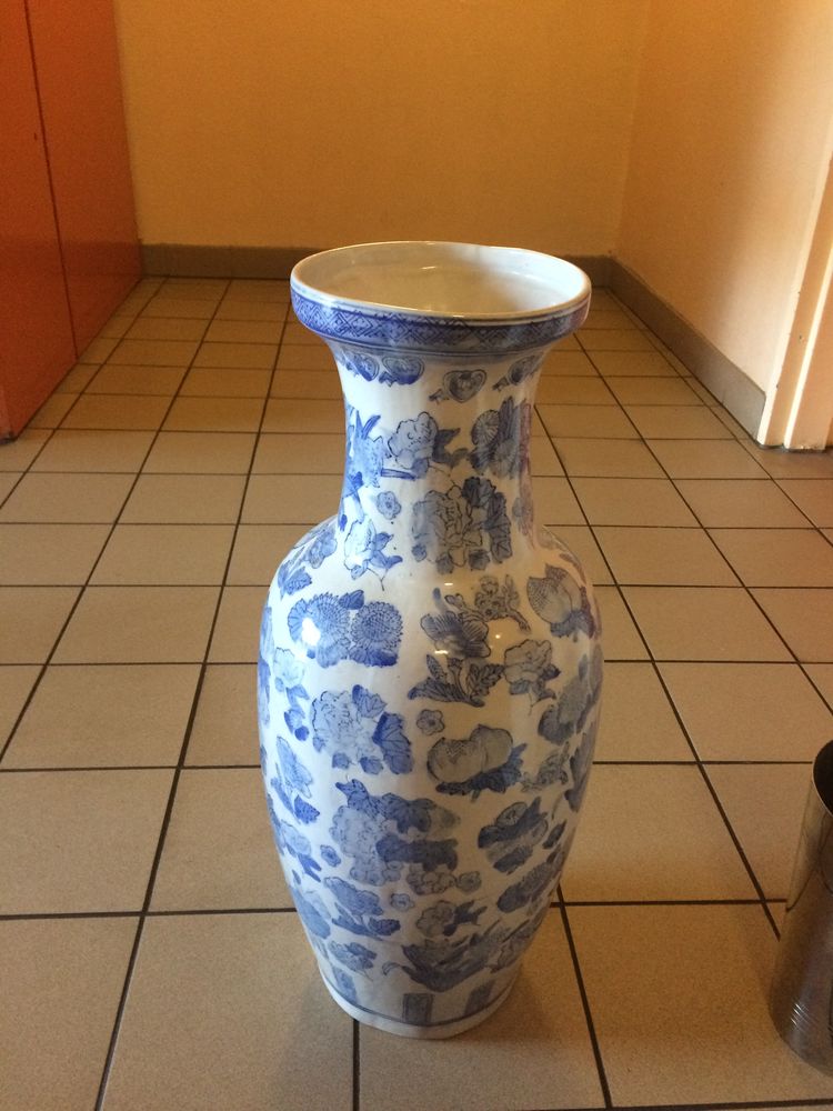 VASE  ETAT NEUF hauteur 62 cm vase imposant 40 Villers-l�s-Nancy (54)