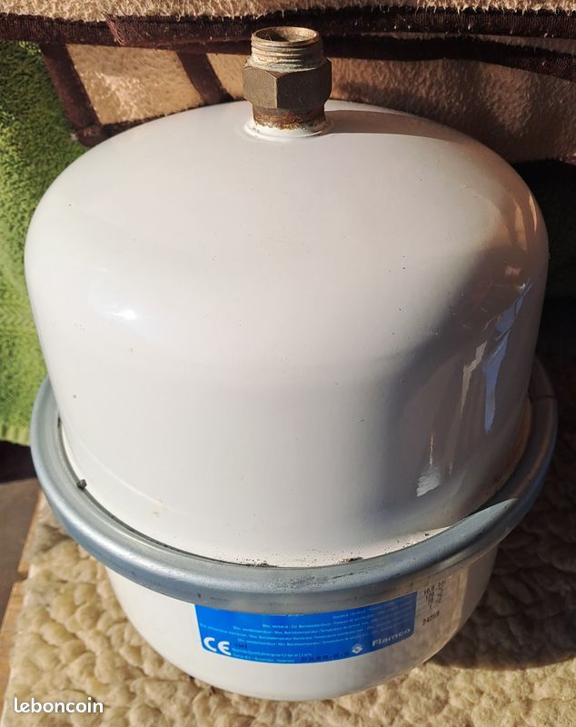 Vase d'expansion sanitaire Airfix A 8/4 30 Vieux-Cond� (59)