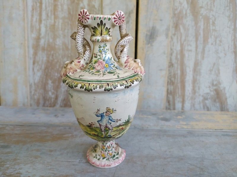 Vase Fa�ence XVIII�me � Identifier Veuve Perrin Marseille 0 Loches (37)