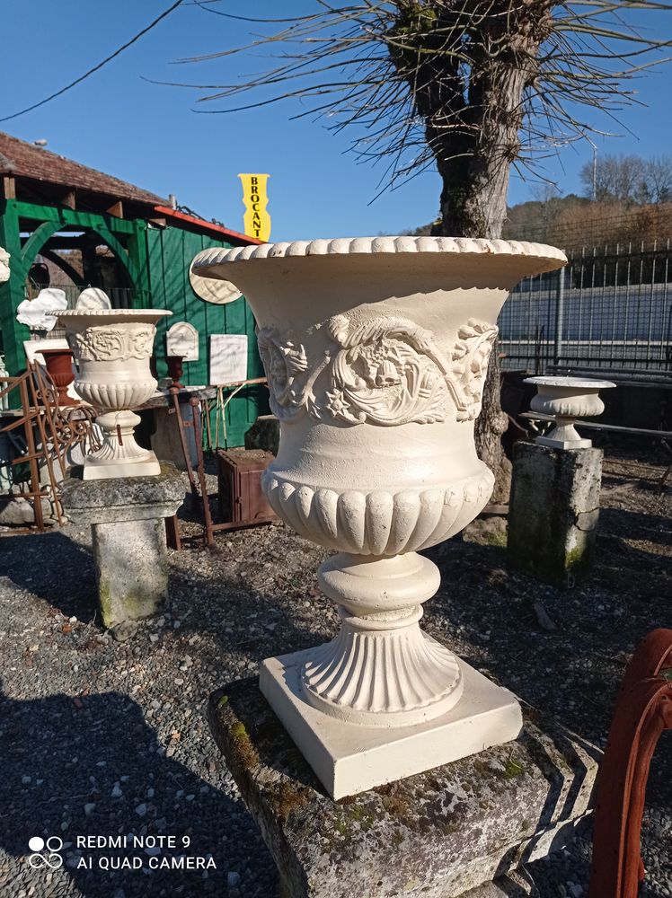 Vase en fonte 599 Ch�teau-l'�v�que (24)