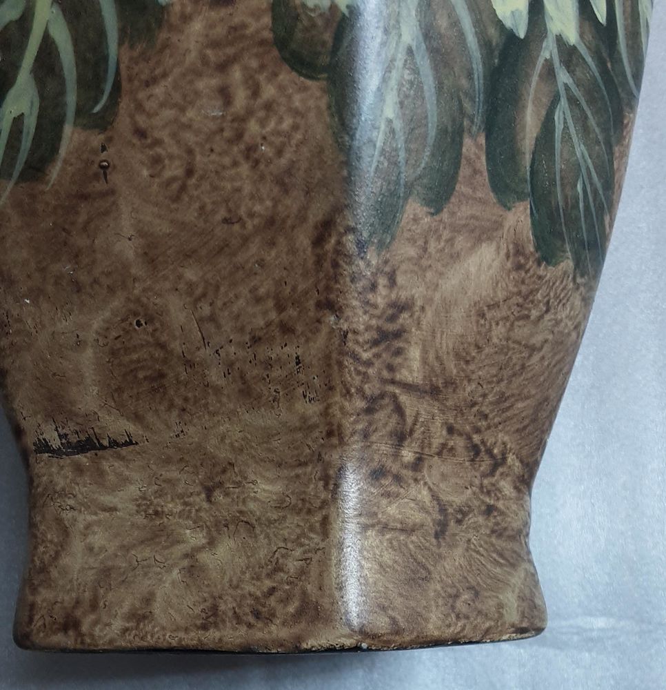 Vase hexagonal en terre cuite �maill�e, d�cor fleur de tourn 10 Pontoise (95)