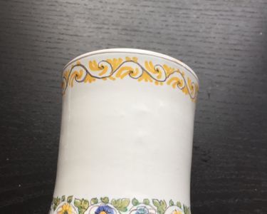 Vase M�r�t � Moustier 16 Fleury-les-Aubrais (45)