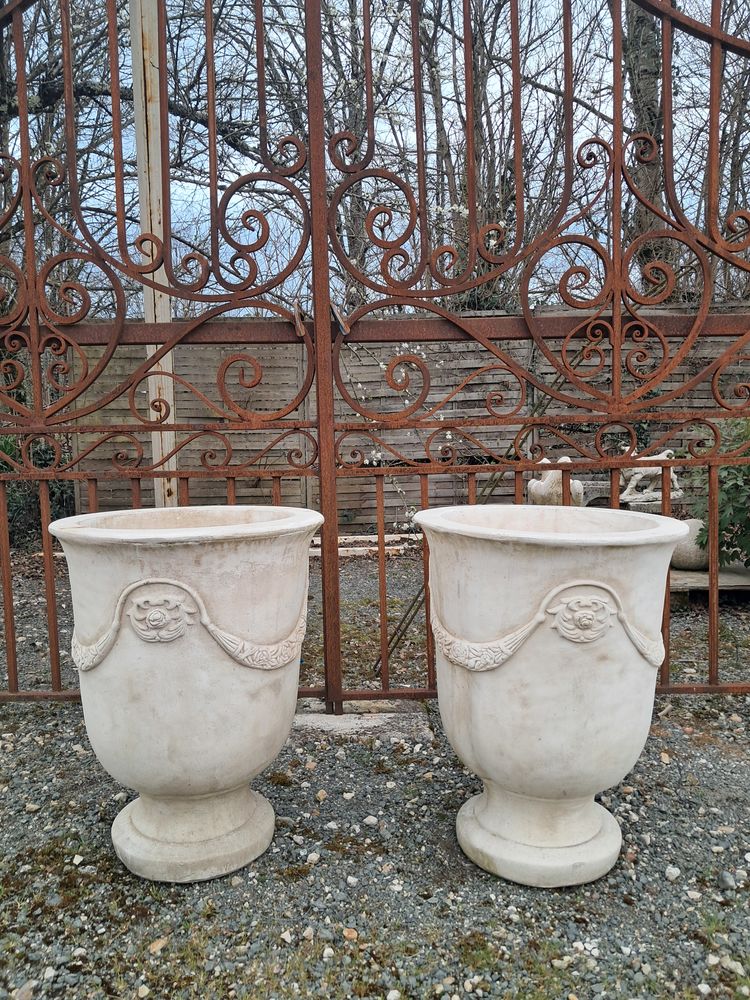 Vase, pot en pierre reconstitu�e 220 Ch�teau-l'�v�que (24)