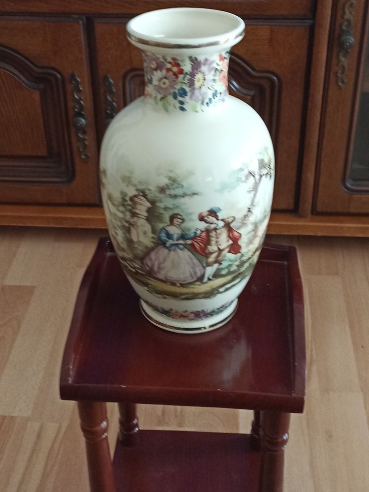 Vase en porcelaine sign� JAPONAIS 60 Vaires-sur-Marne (77)