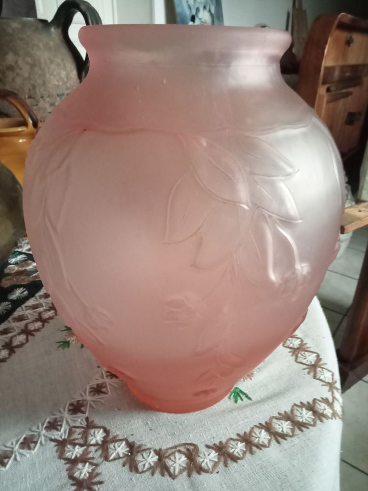 Vase rond patte de verre rose 50 Montendre (17)