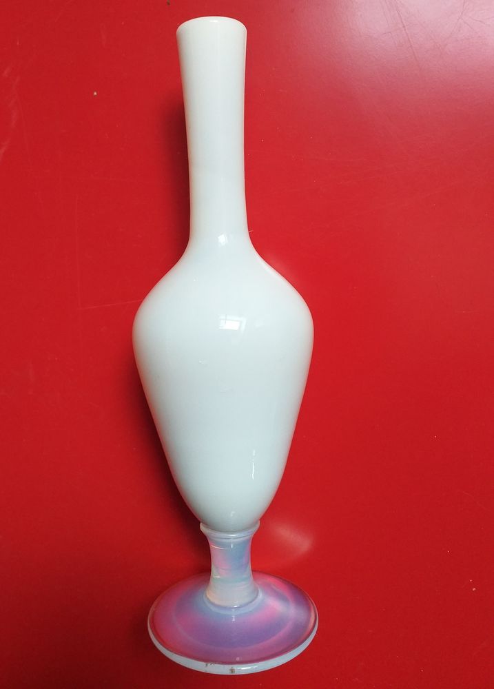 VASE soliflore en opaline blanche Hauteur 25 cm 10 Montauban (82)