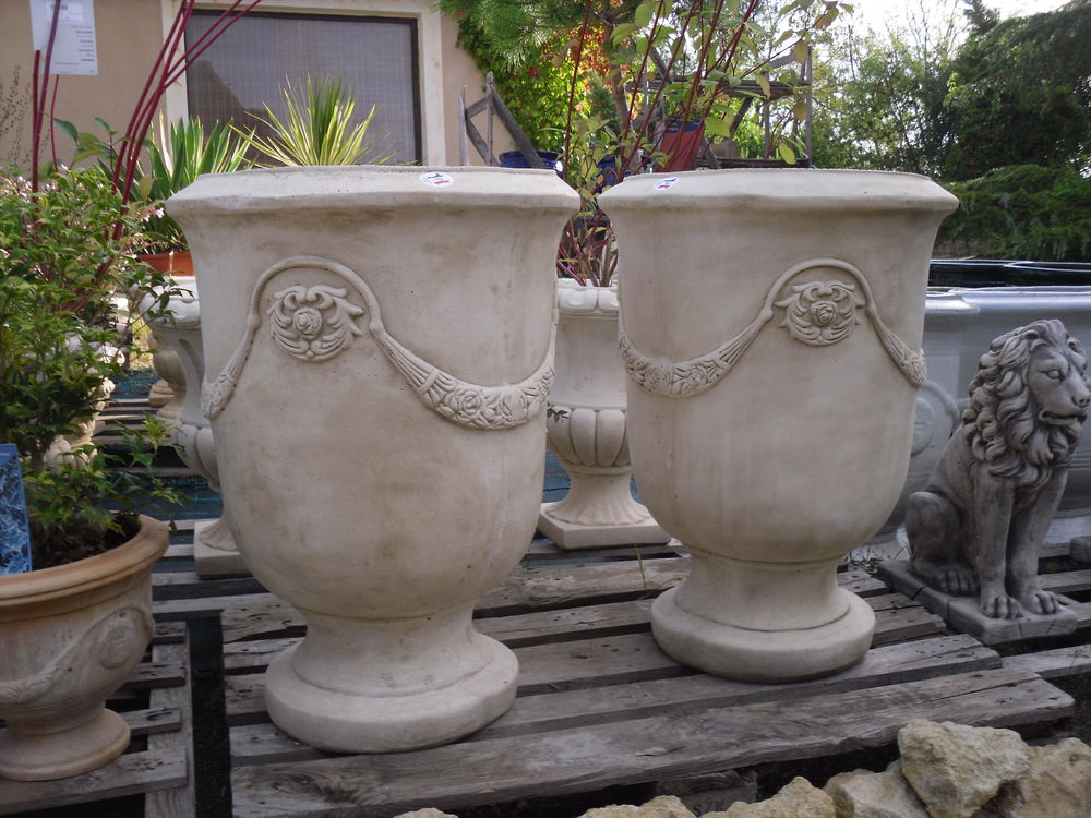 VASE / POT   STYLE    ANDUZE    EN PIERRE h75 x 60cm 249 Boucagn�res (32)