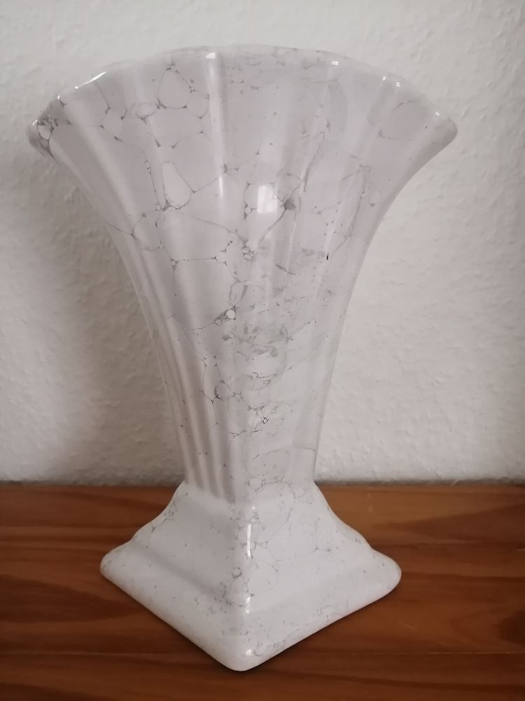 Vase style Art d�co  coquillage  imitation marbre blanc 30 Habsheim (68)
