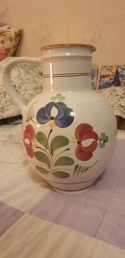 Vase tr�s d�coratif 30 Neuville-sur-Sa�ne (69)