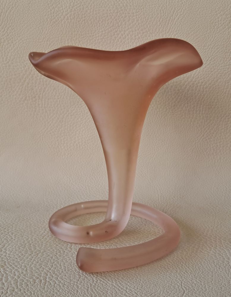 vase trompette vintage soliflore en forme de corolle 30 Carnon Plage (34)