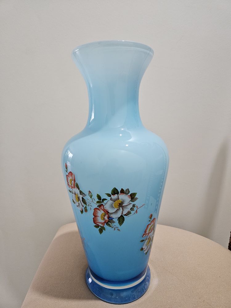 Vase en verre bleu � d�cor floral 60 Saint-Laurent-la-Vern�de (30)