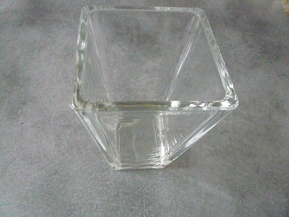 Vase en verre �pais 7 Franqueville-Saint-Pierre (76)