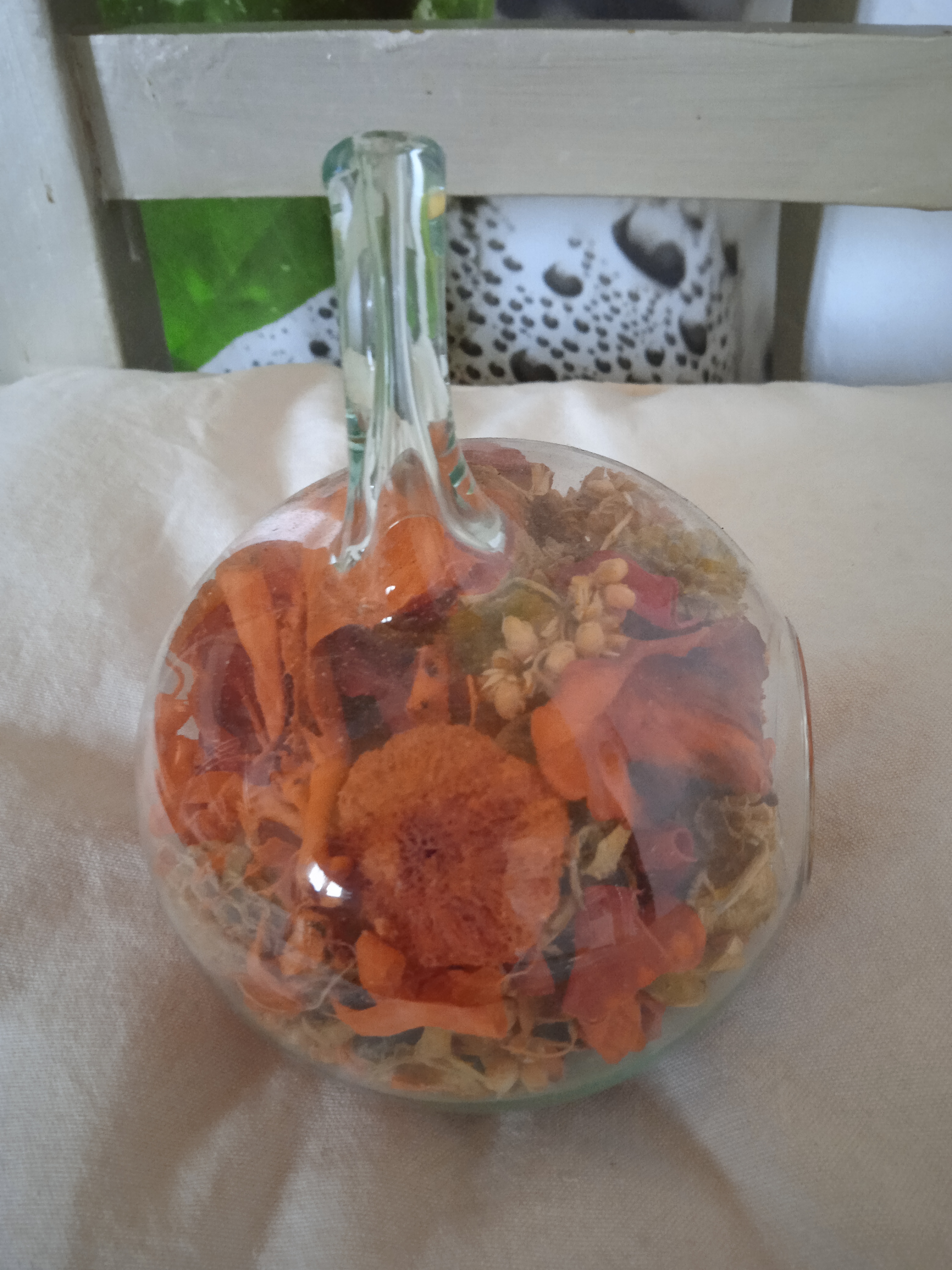 Vase En Verre
En Forme de Pomme
Excellent �tat
14 cm de h 10 Talange (57)