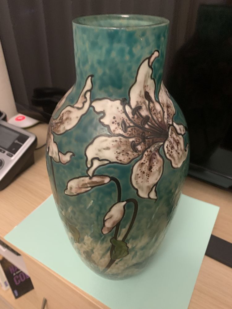 Vase en verre opaque, d�cor floral. 230 Salon-de-Provence (13)