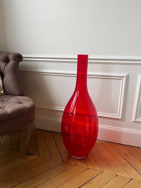 Vase en verre rouge 30 Vincennes (94)