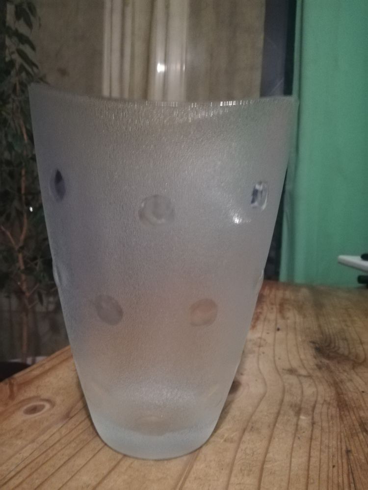 Vase en verre. 2 Rouen (76)