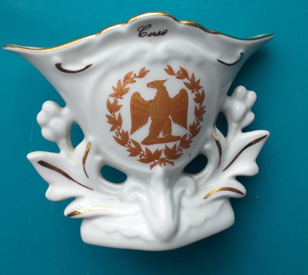 Vase vintage porcelaine du Berry, compagnie nationale de porcelaine, � d�cor d'aigle, embleme de Napoleon 12 Montauban (82)
