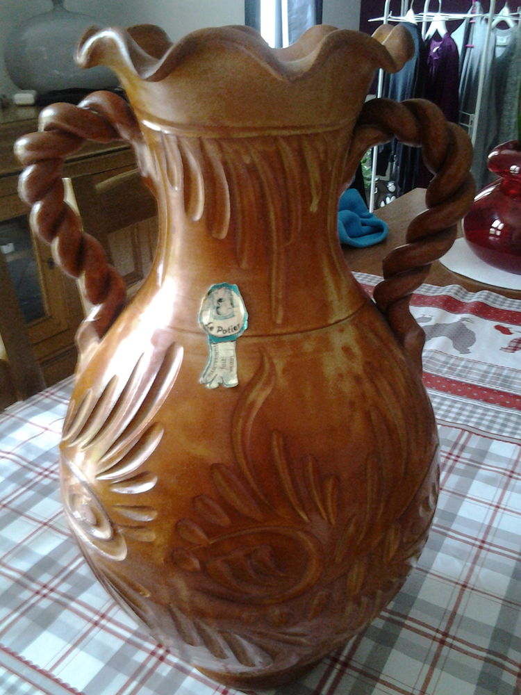 POT / VASE 15 Bois-le-Roi (77)