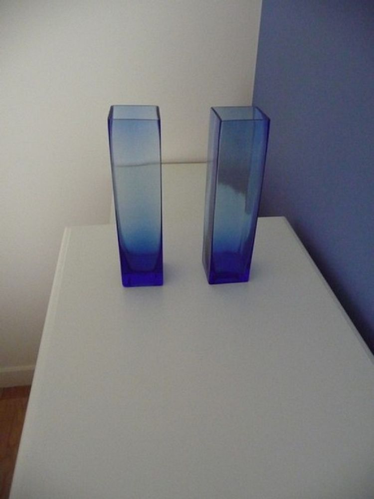 2 vases carr�s verre souffl� bleu - Neufs 12 Celles-sur-Belle (79)