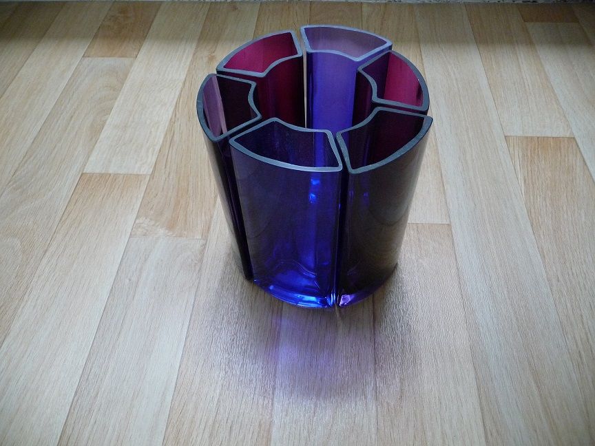 6 vases en verre coloré bleu, rose foncé et violet NEUFS 30 Montigny-le-Bretonneux (78)