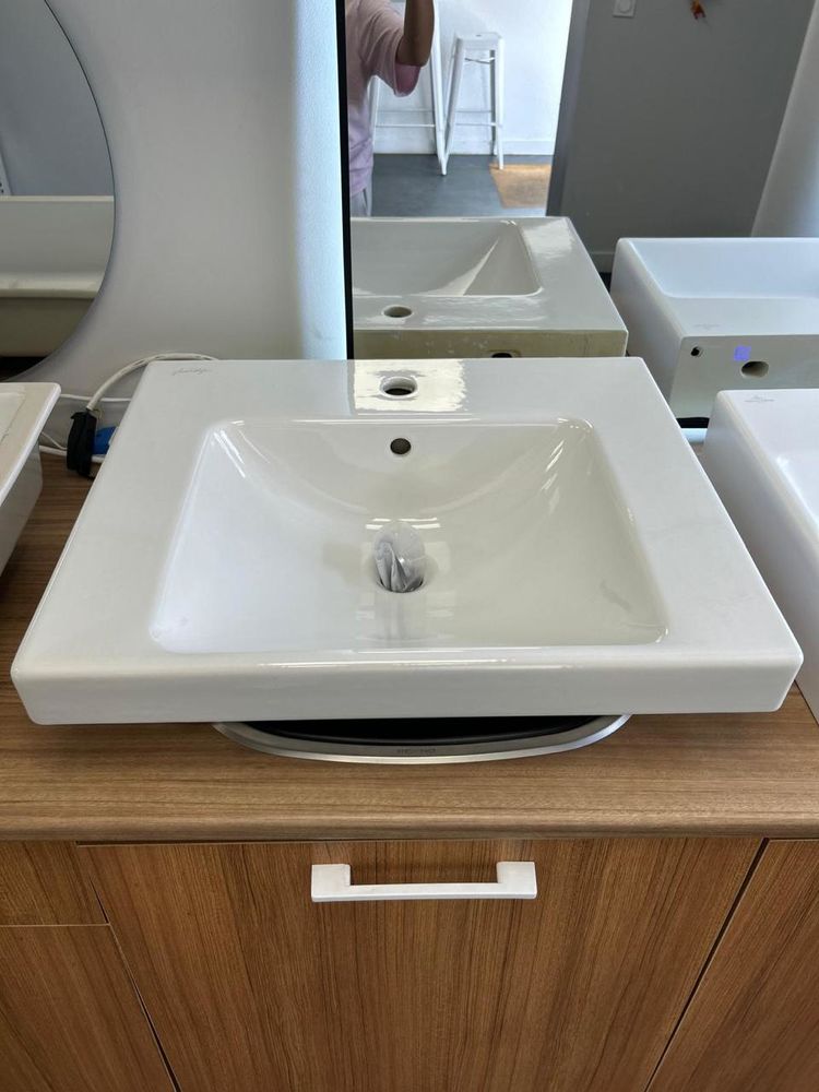 Vasque c�ramique Jacob Delafon. TEL : 0768349324 49 Aubervilliers (93)