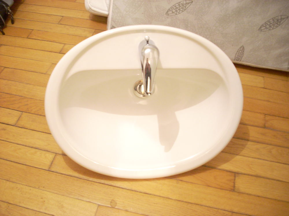 Vasque céramique ovale blanc 60/48 équipés avec vidange inte 80 Herblay (95)